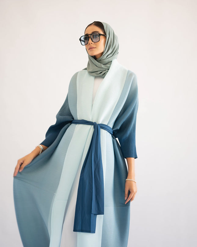 Pleated Gradient Long Shrug
